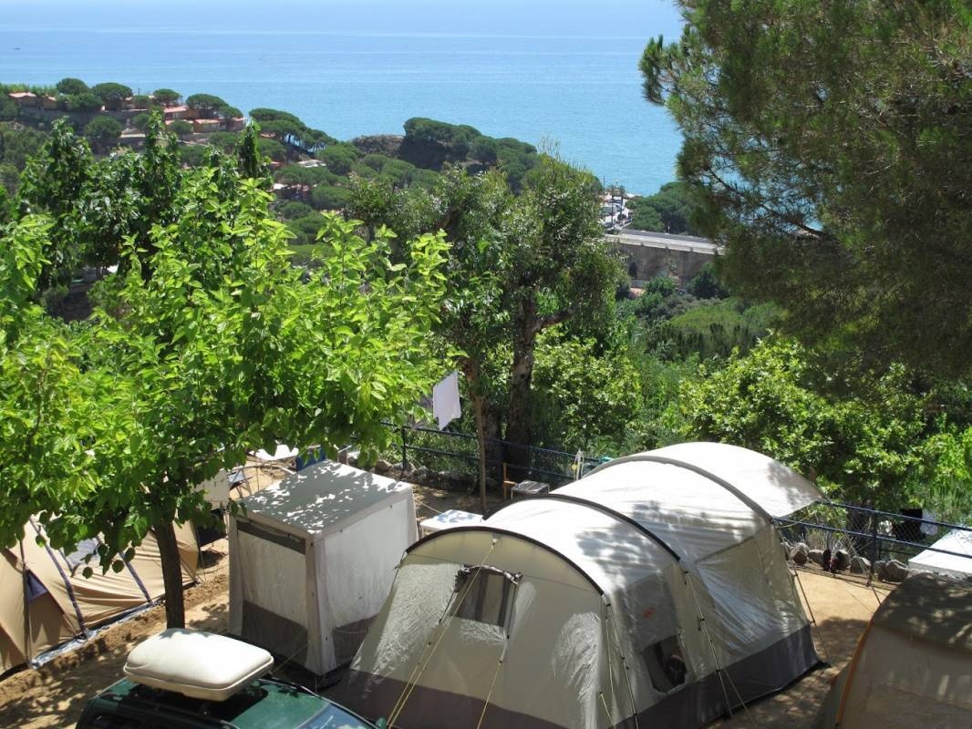 Camping Roca Grossa — Kamp yeri in Calella