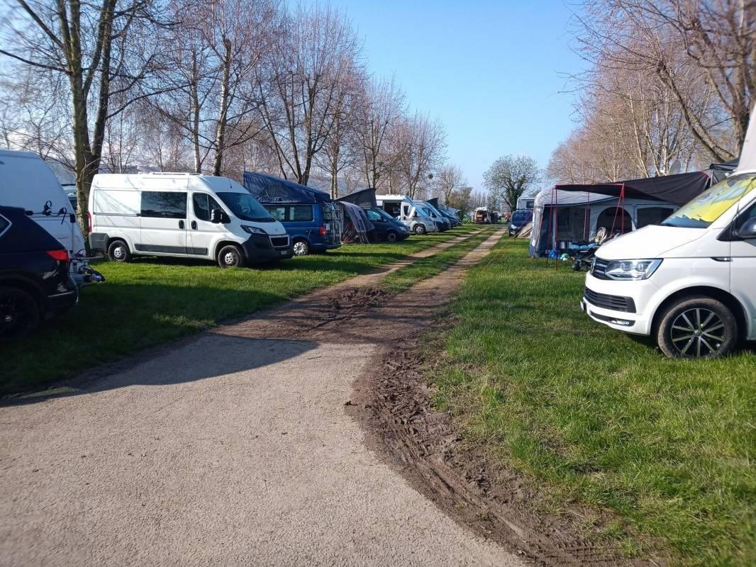 Camping des Pêches **** — Kemping in Le Landeron
