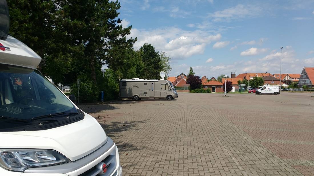 Wohnmobilstellplatz am Festplatz Jork — Stellplatz in Jork