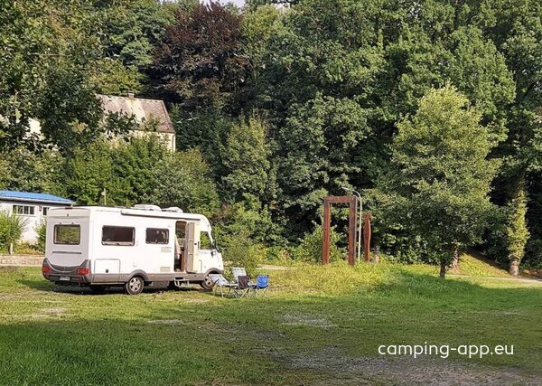 Übernachtungsparkplatz an der Naabstraße Windischeschenbach-Neuhaus — Foto 2