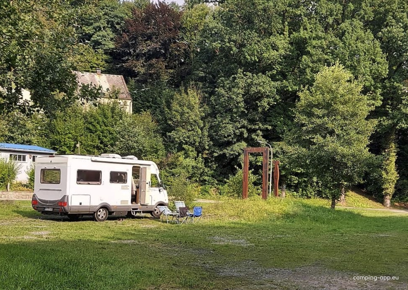 Übernachtungsparkplatz an der Naabstraße Windischeschenbach-Neuhaus — Overnight-parking in Windischeschenbach