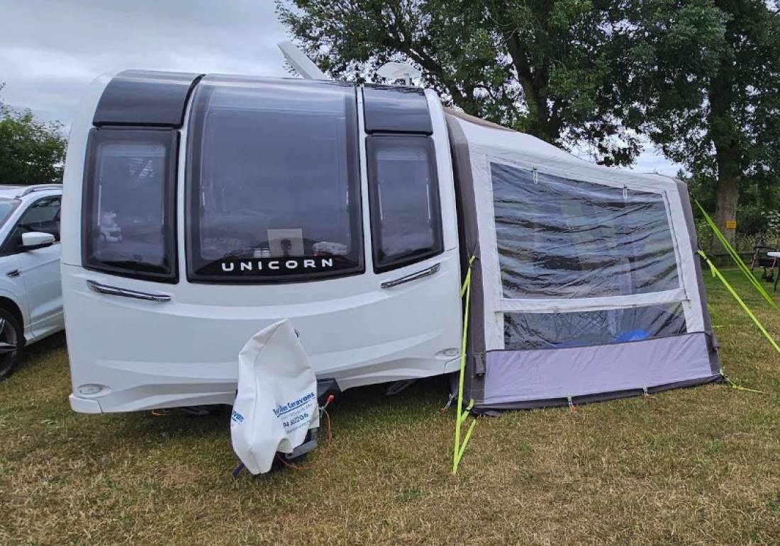Bourton-on-the-Water Caravan and Motorhome Club Campsite — Kemping in Bourton-on-the-Water