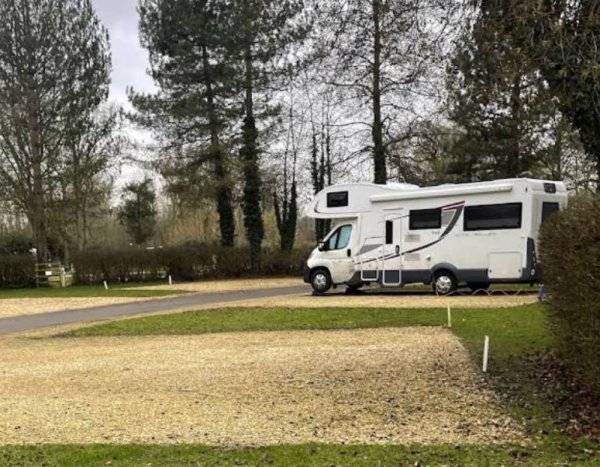 Moreton-in-Marsh Caravan and Motorhome Club Campsite — Photo 5