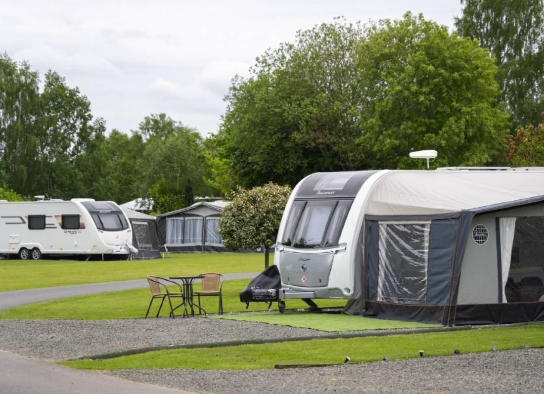 Riverside Bar & Eatery | Luckstall Caravan & Camping Park — Campingplass in Hereford