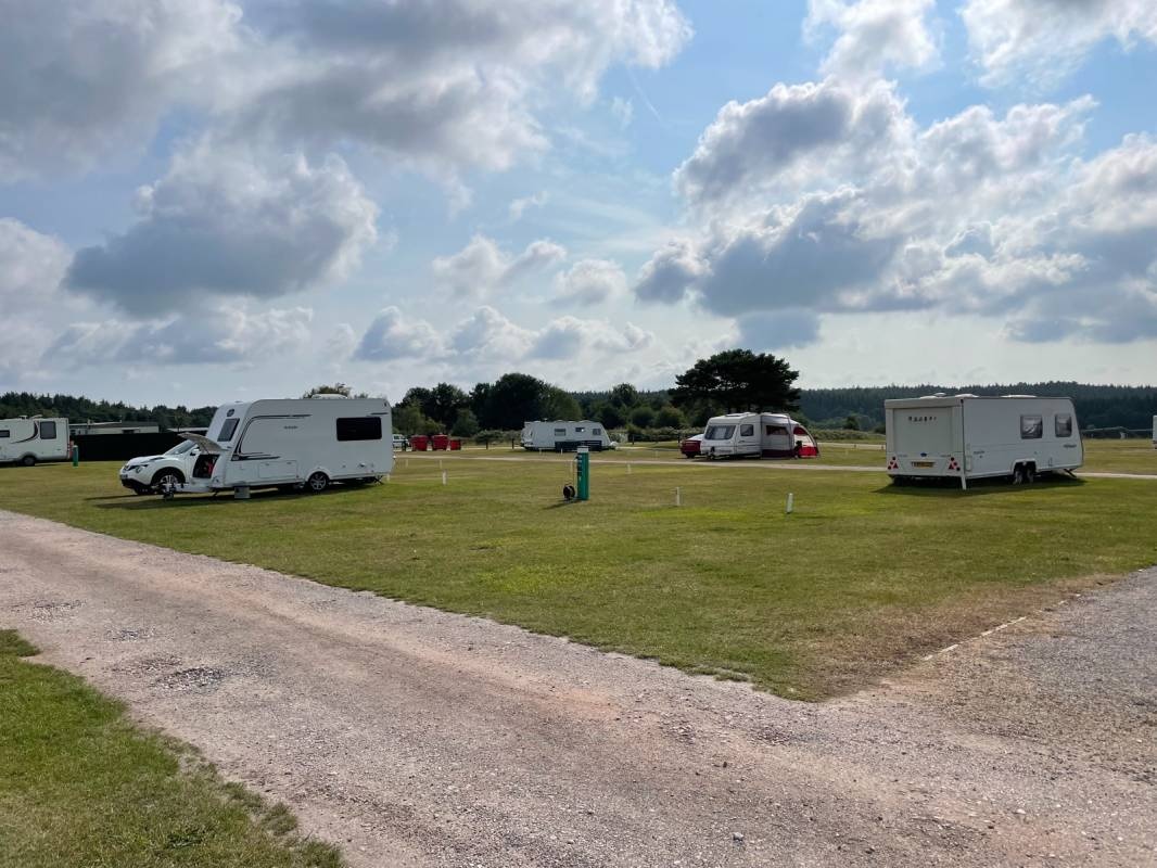 Exeter Racecourse Caravan Club Site — Місце для кемпінгу in Exeter