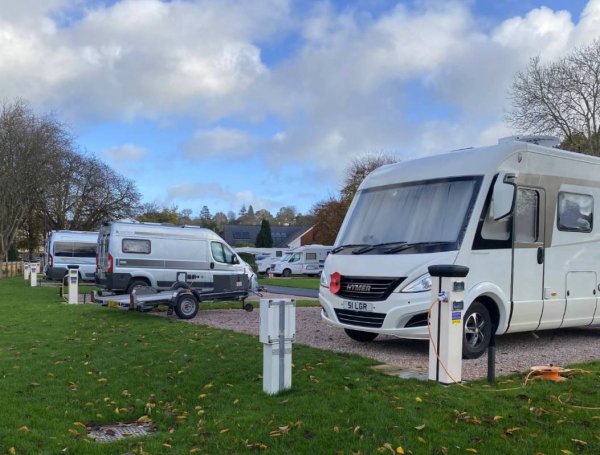 Steamer Quay Caravan and Motorhome Club Campsite — Photo 2