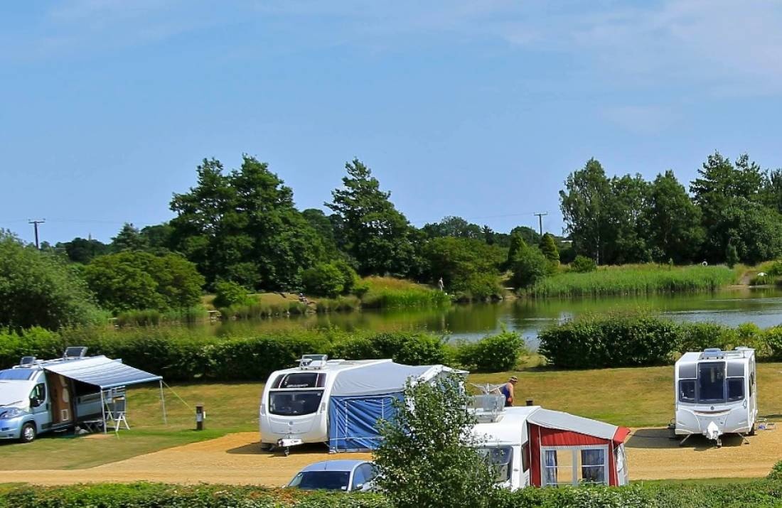 Fields End Water Caravan Park — Kamp yeri in March