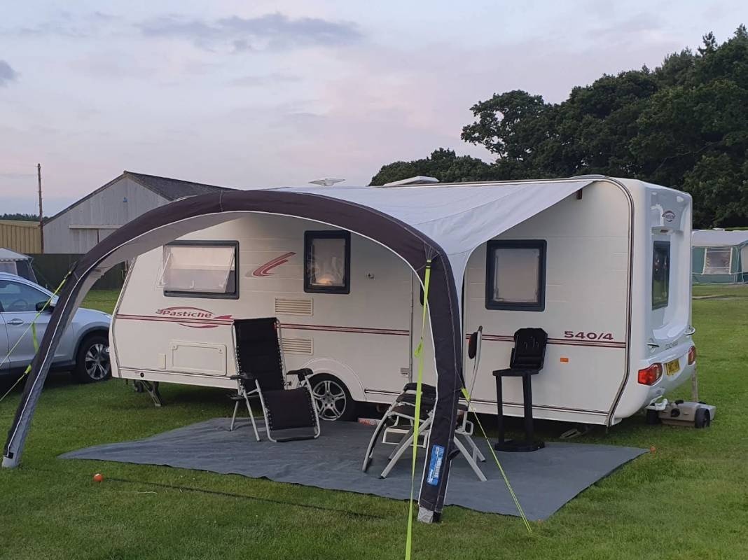 Market Rasen Racecourse Caravan Park — Area da campeggio in Market Rasen