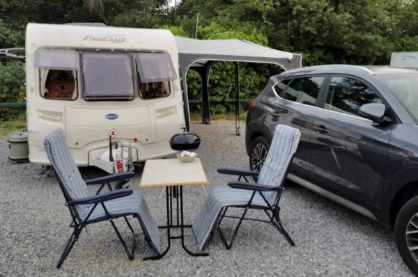 Wyatts Covert Caravan and Motorhome Club Campsite — Photo 2