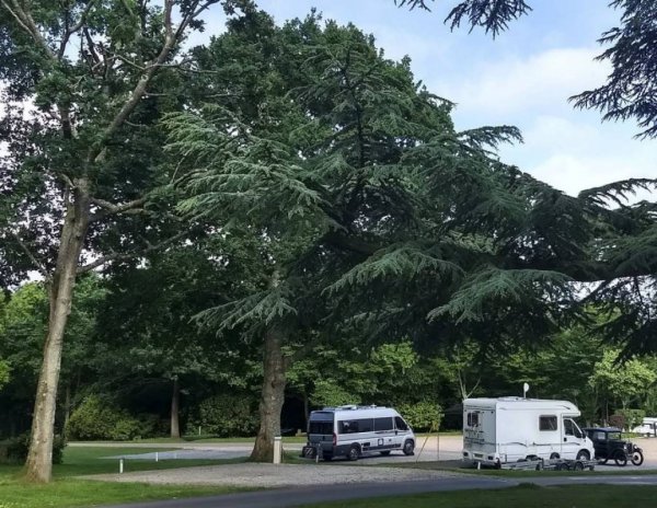 Battle Normanhurst Court Caravan and Motorhome Club Campsite
