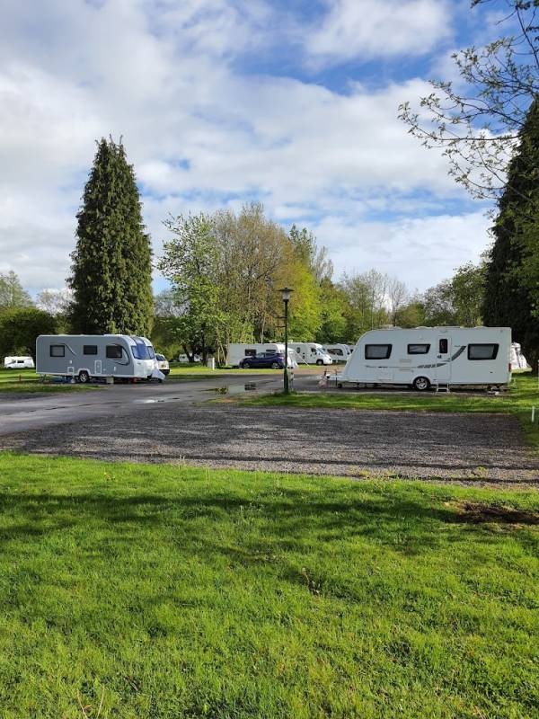 Alderstead Heath Caravan Club Site — Місце для кемпінгу in Redhill