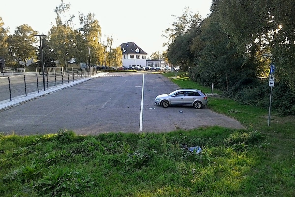 Wohnmobil und PKW Stellplatz Ubineum — Sp. parking dla kamperów in Zwickau