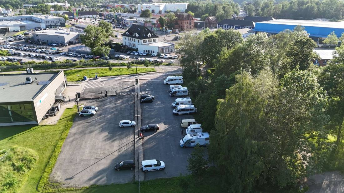 Wohnmobil und PKW Stellplatz Ubineum — Stellplatz in Zwickau