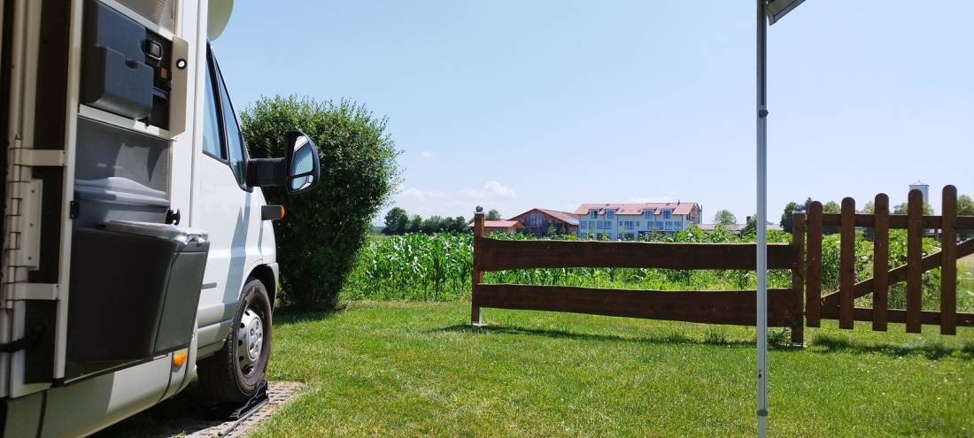Wohnmobilstellplatz auf dem Dulipphof Taufkirchen — Bobilplass in Taufkirchen