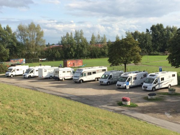 Wohnmobilstellplatz Jork - Am Yachthafen — Photo 2