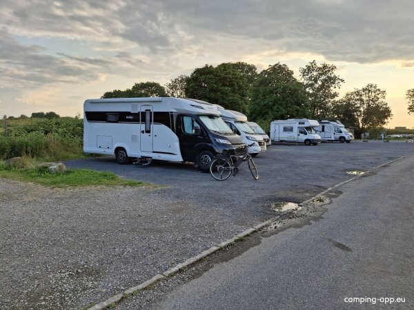 Wohnmobilstellplatz Jork - Am Yachthafen — Foto 2