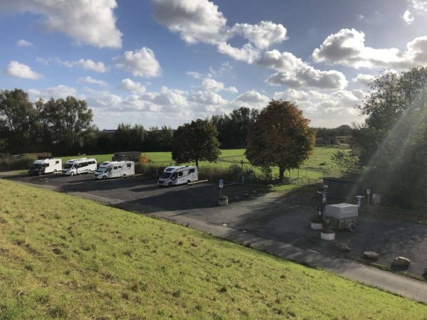 Wohnmobilstellplatz Jork - Am Yachthafen — Photo 3