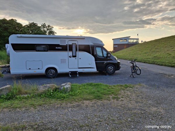 Wohnmobilstellplatz Jork - Am Yachthafen — Photo 6