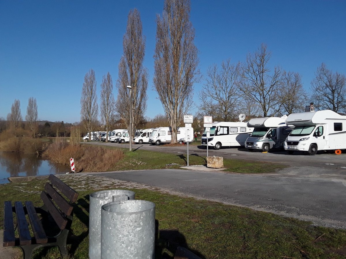 Stellplatz am Mainufer Dettelbach — 露营车营地 in Dettelbach