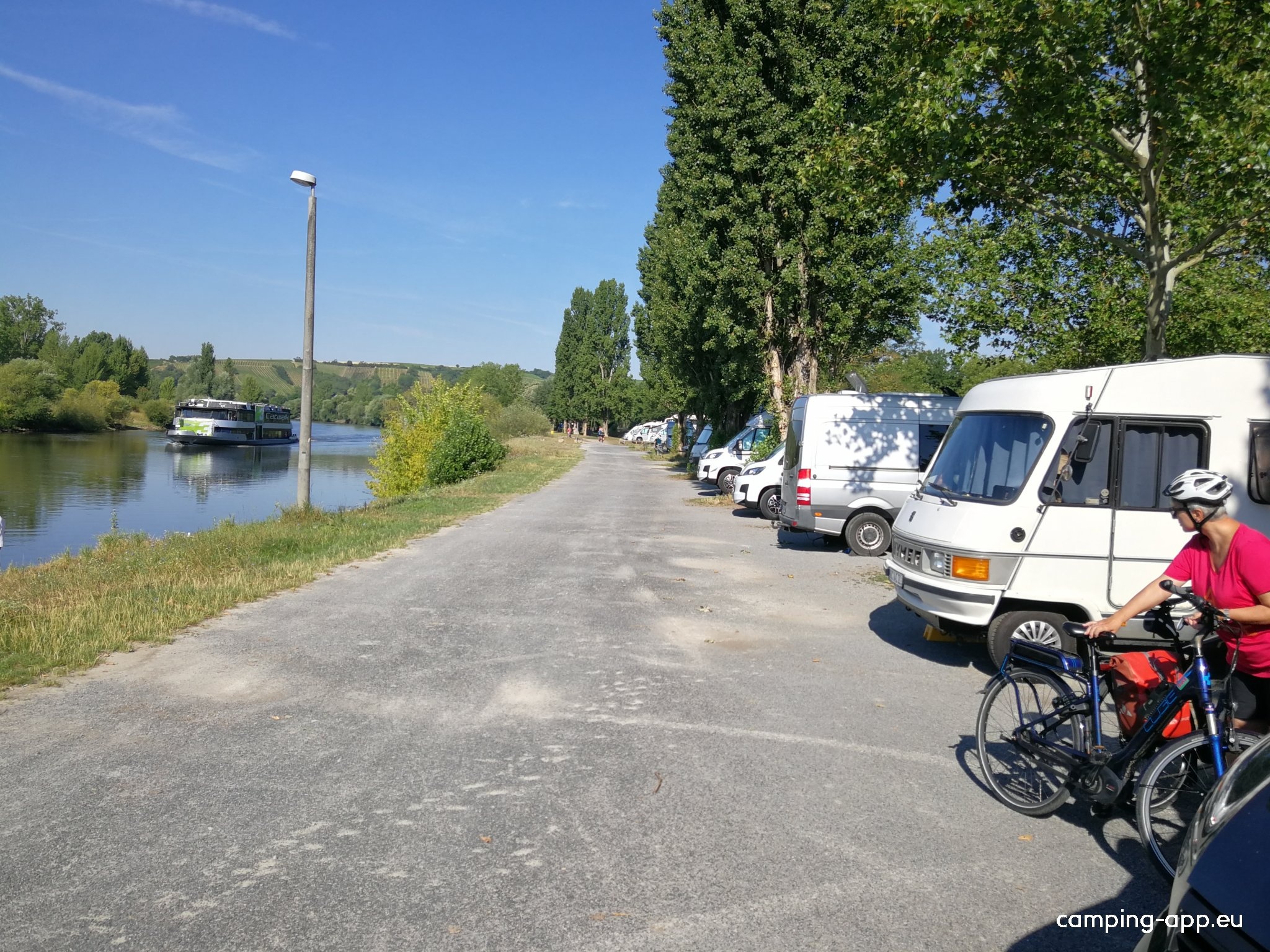 Stellplatz am Mainufer Dettelbach — Area di sosta in Dettelbach