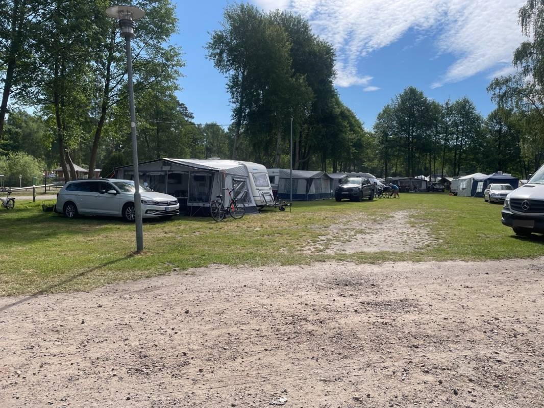 Campingpark Hüttensee — Cámping in Winsen (Aller)