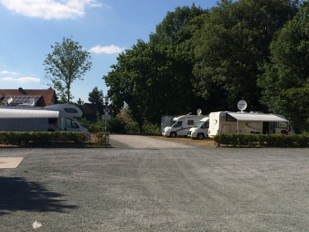 Stellplatz am Freibad Billerbeck — Aire camping car in Billerbeck