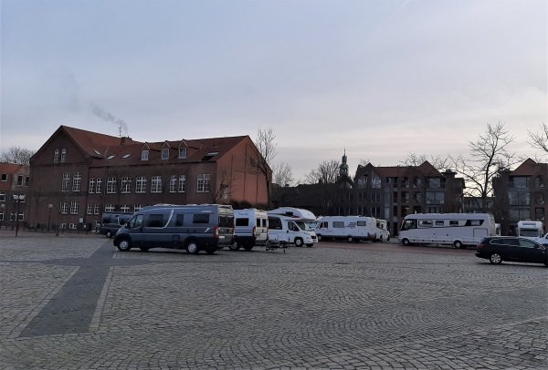 Stellplatz P9 Große Bleiche Leer — Photo 2