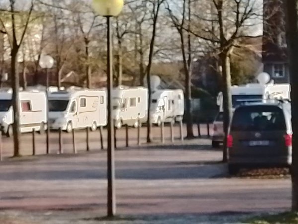 Stellplatz P9 Große Bleiche Leer — Photo 4