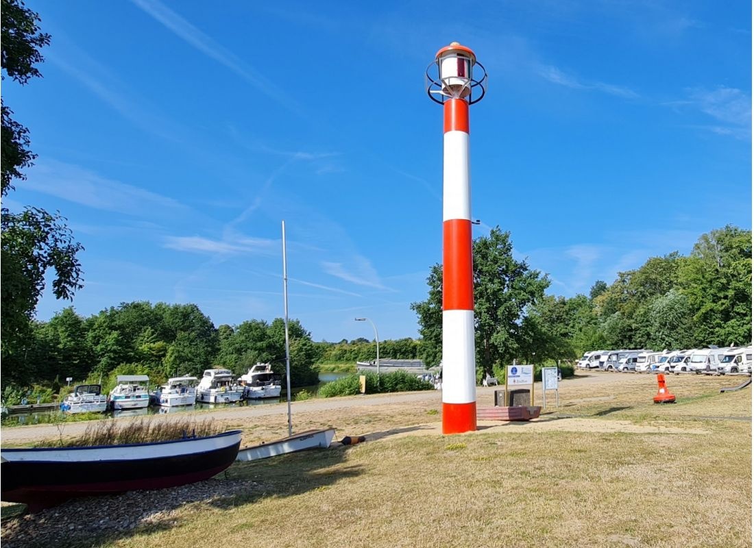 Stellplatz am Yachtclub Uelzen — Місце для кемперів in Uelzen-Groß Liedern