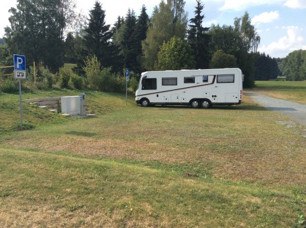 Stellplatz am Badeweiher Wüstenselbitz — Photo 2