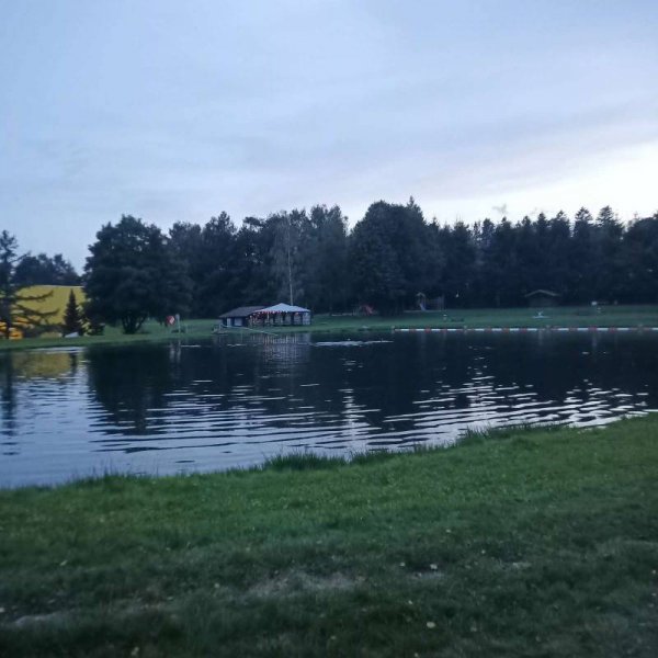 Stellplatz am Badeweiher Wüstenselbitz — Photo 6