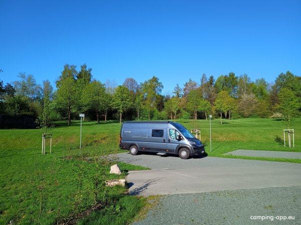 Stellplatz am Badeweiher Wüstenselbitz