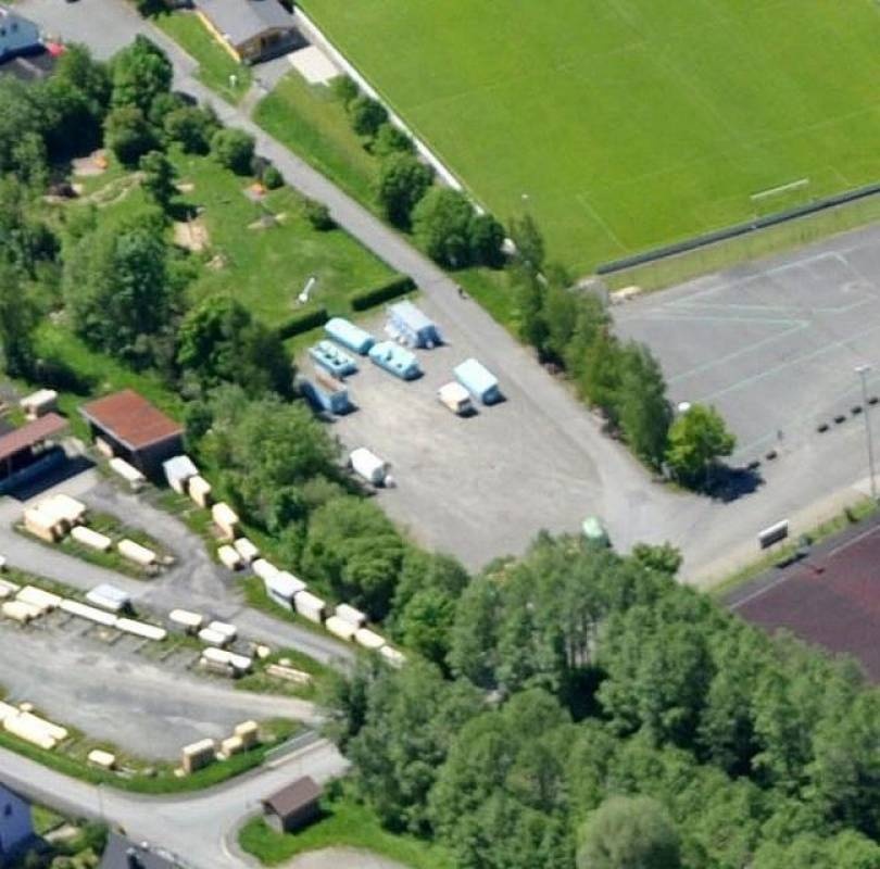 Stellplatz am Sportzentrum Stammbach — Sp. parking dla kamperów in Stammbach