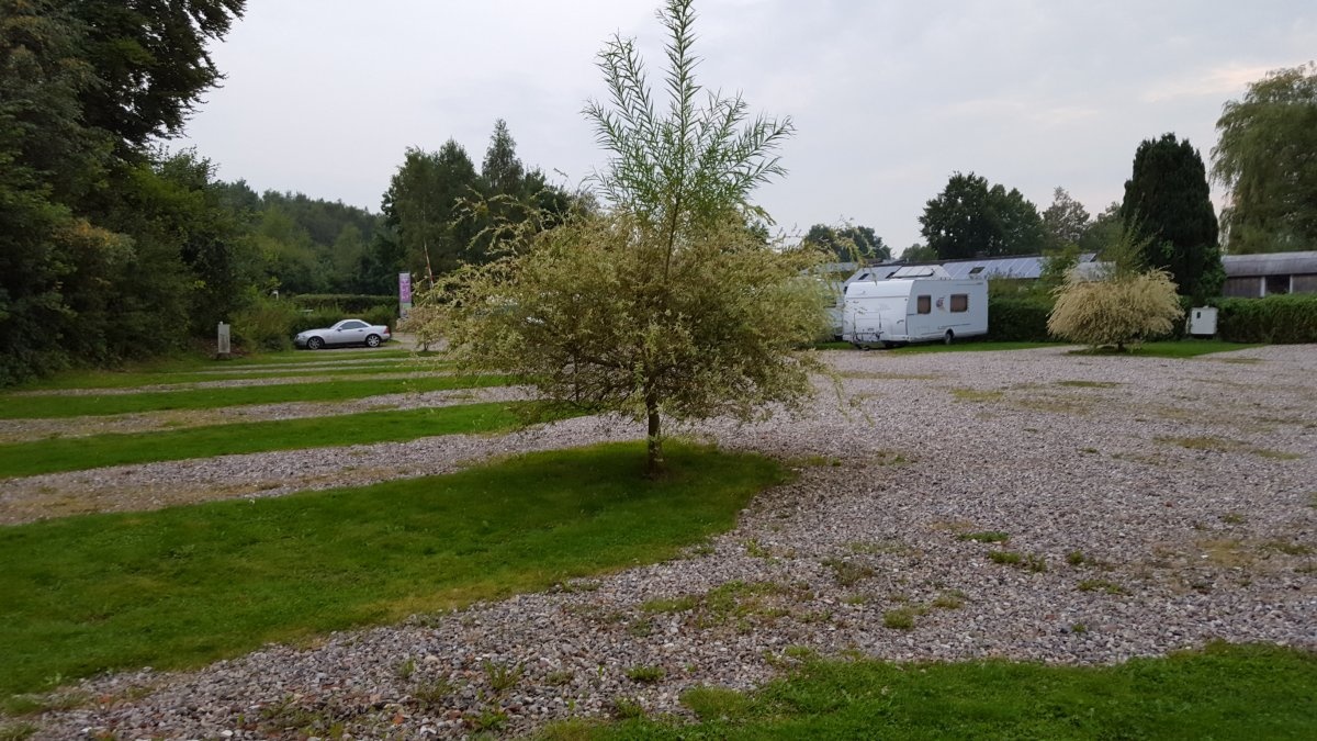 Caravanpark am Brahmsee — Camperplads in Langwedel