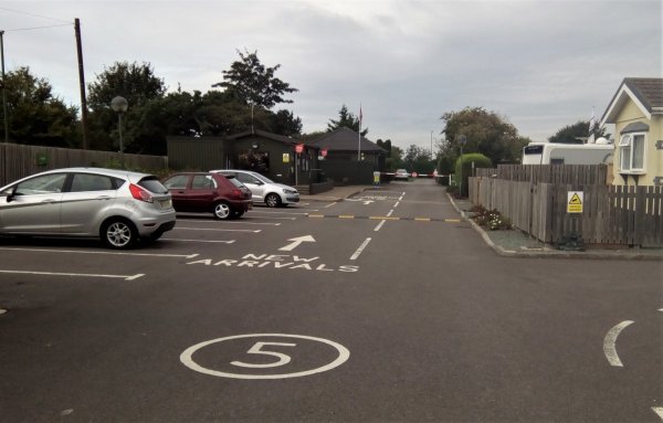 Littlehampton Caravan Club Site — Photo 2