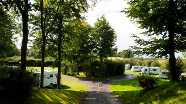 Winchester Morn Hill Caravan and Motorhome Club Campsite — Photo 2