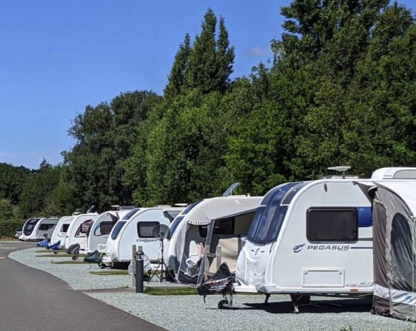 New Forest Centenary Caravan and Motorhome Club Campsite — Photo 2