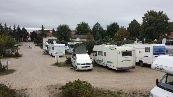 Blumen und Parken J. Steindorf-Sabath — Karavan Sitesi in Waren (Müritz)