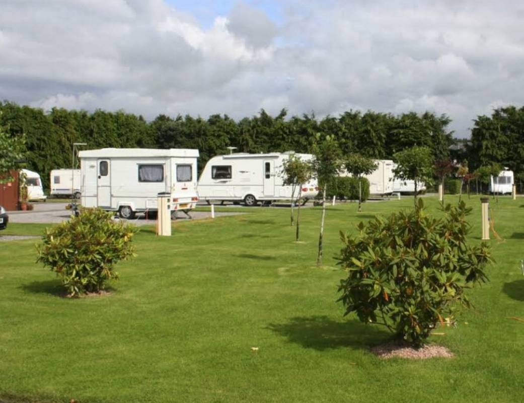 Silverbank Caravan and Motorhome Club Campsite — Cámping in Banchory