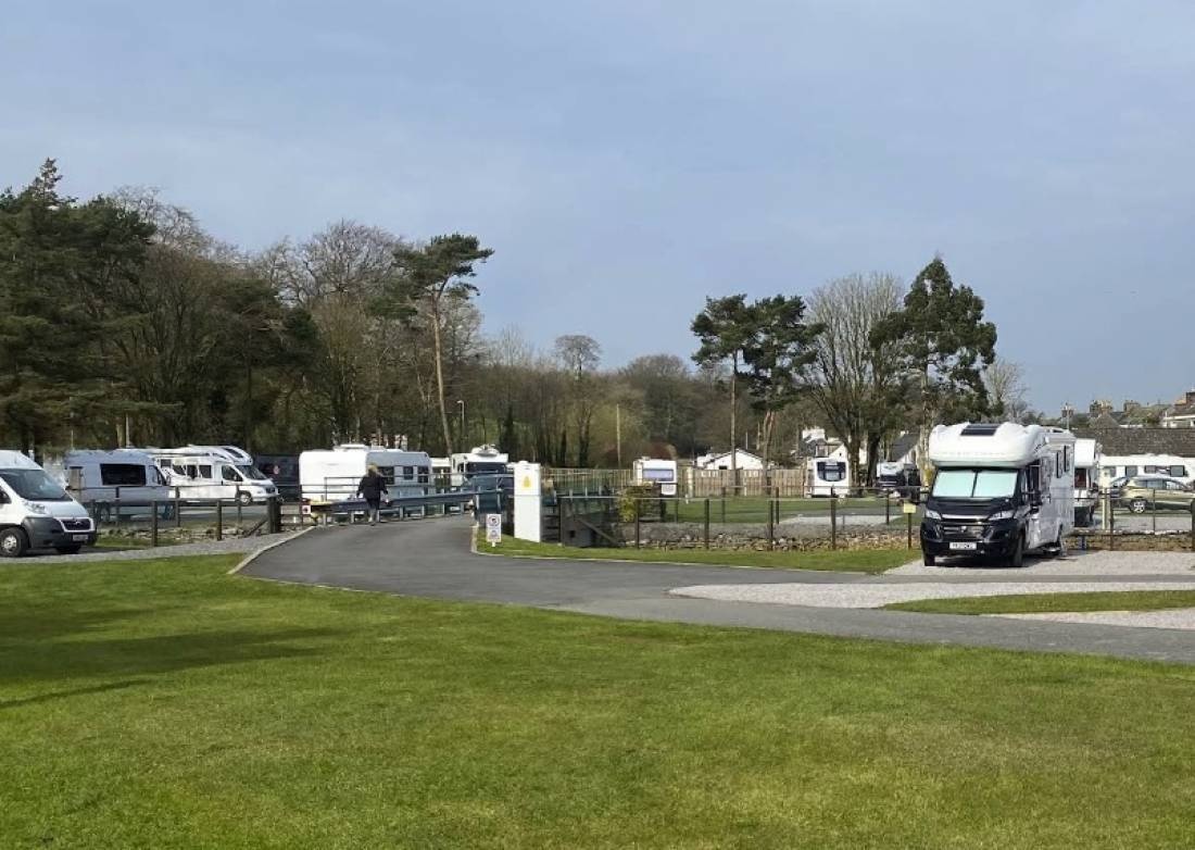 Garlieston Caravan and Motorhome Club Campsite — Kemping in Garlieston