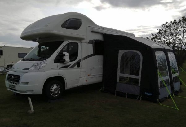 New England Bay Caravan and Motorhome Club Campsite — Photo 2