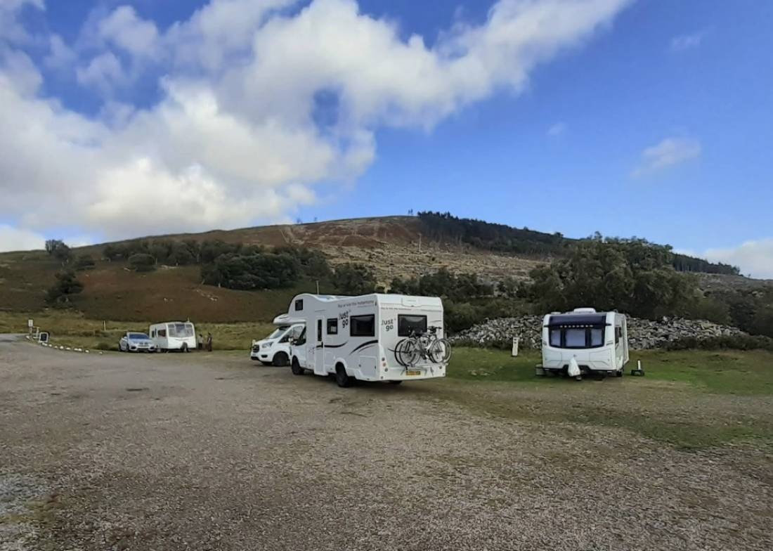 Altnaharra Lairg Caravan and Motorhome Club Campsite — Cámping in Lairg