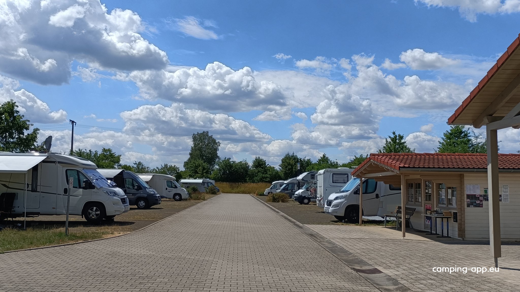 Stellplatz am Frei- und Hallenbad Hofheim im Unterfranken