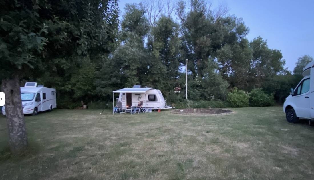 Stellplatz am Schmittn Hof Knetzgau — Kamp yeri in Knetzgau