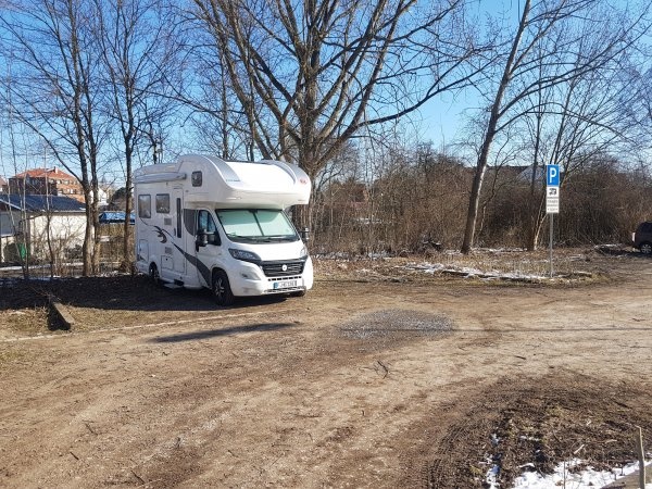 Stellplatz Laatzen — Aire camping car in Laatzen-Grasdorf