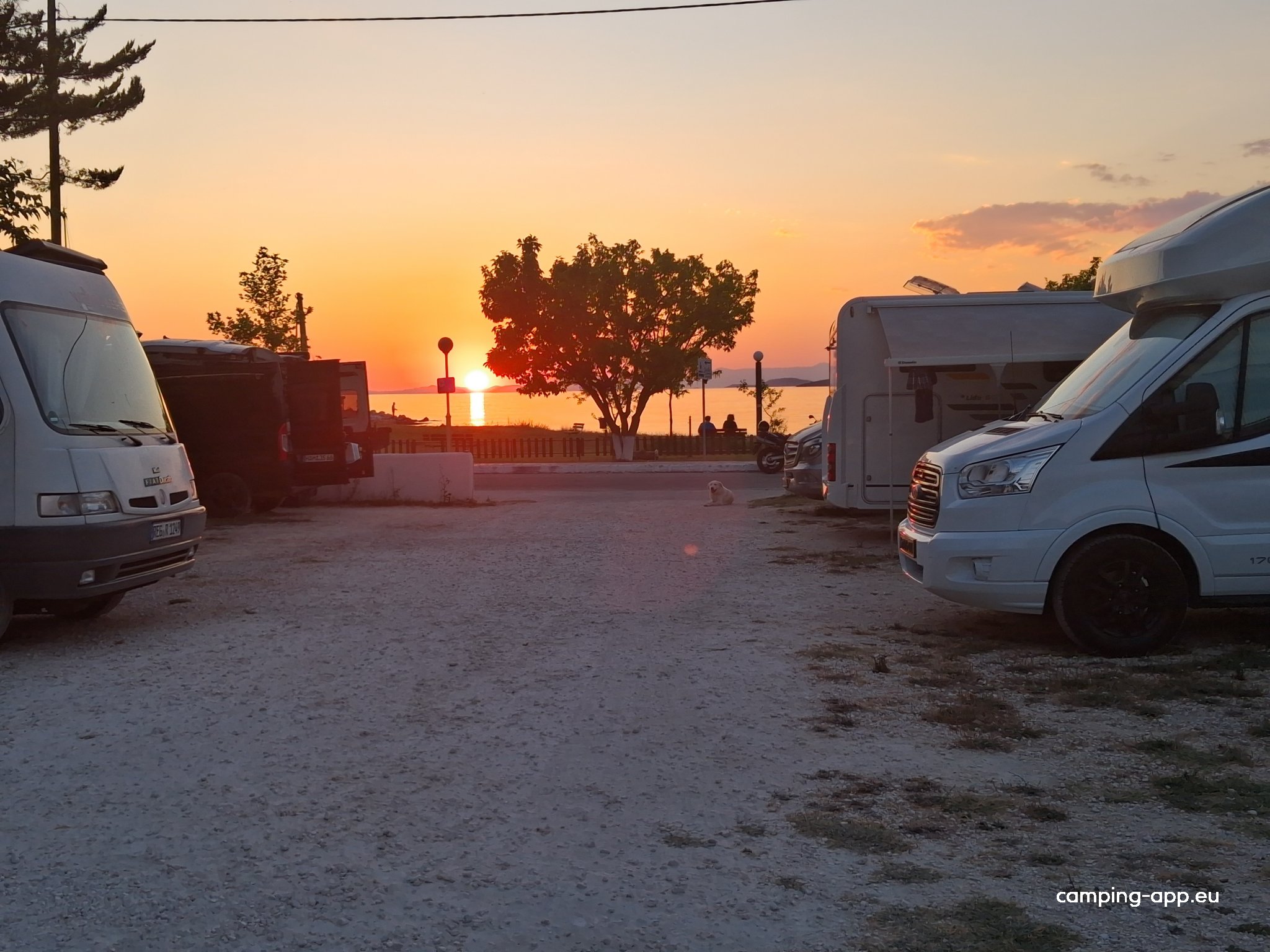 Julie camperstop parking — Fotoğraf 3