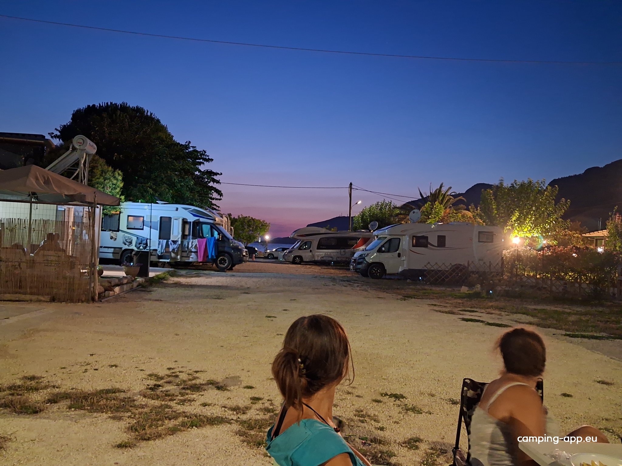 Julie camperstop parking — Fotoğraf 6