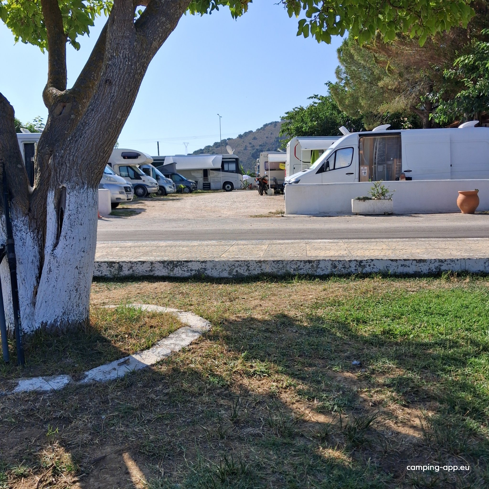 Julie camperstop parking — Fotoğraf 4