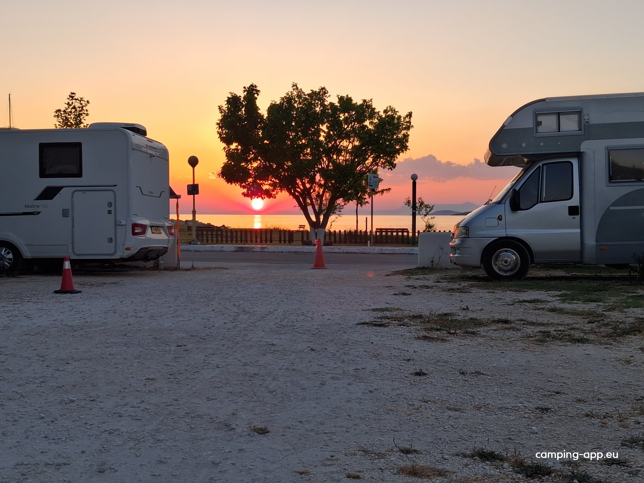 Julie camperstop parking — Fotoğraf 2