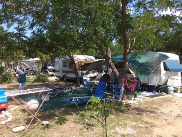 Camping Pefkari — Photo 2